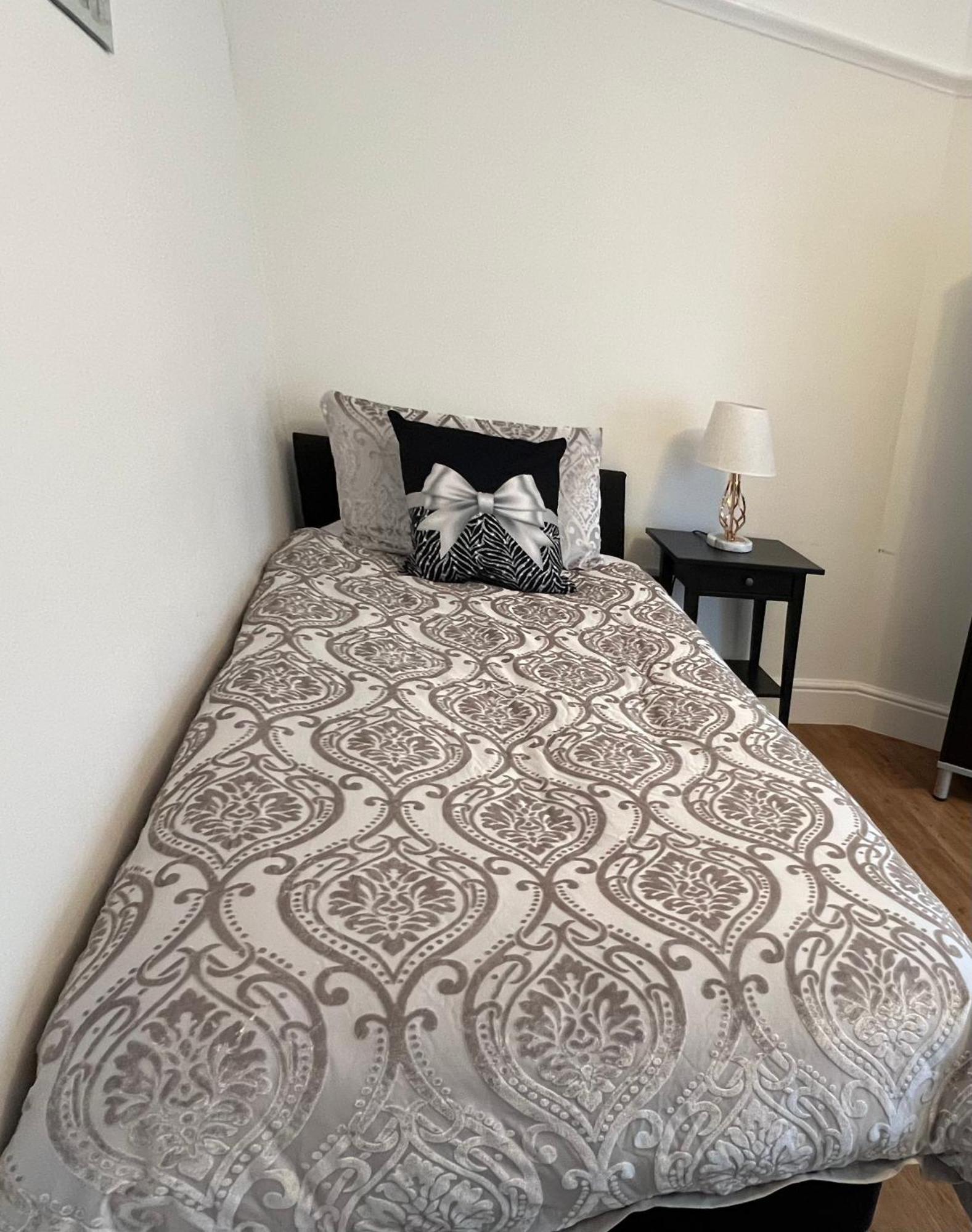 Large Family-Friendly 2Bd Glastonbury Retreat, Sleeps 5 Exteriör bild