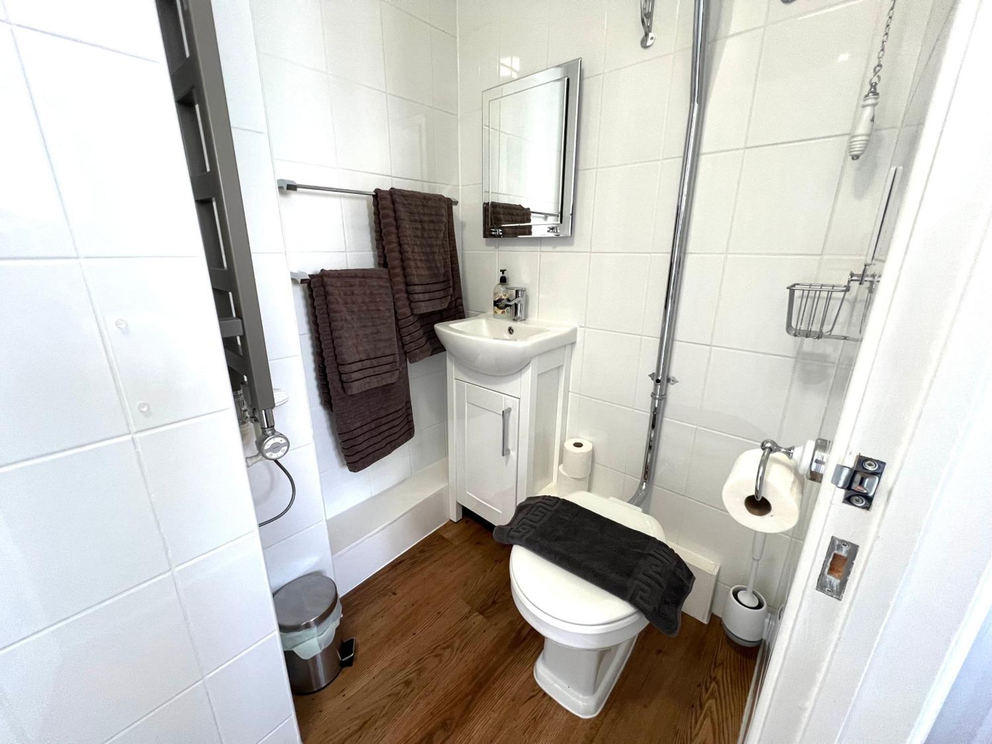 Large Family-Friendly 2Bd Glastonbury Retreat, Sleeps 5 Exteriör bild
